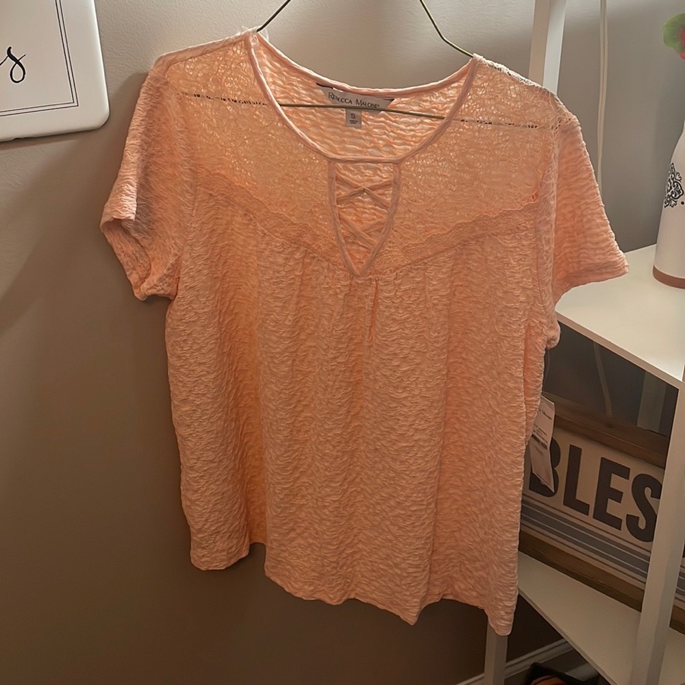 Small peach top